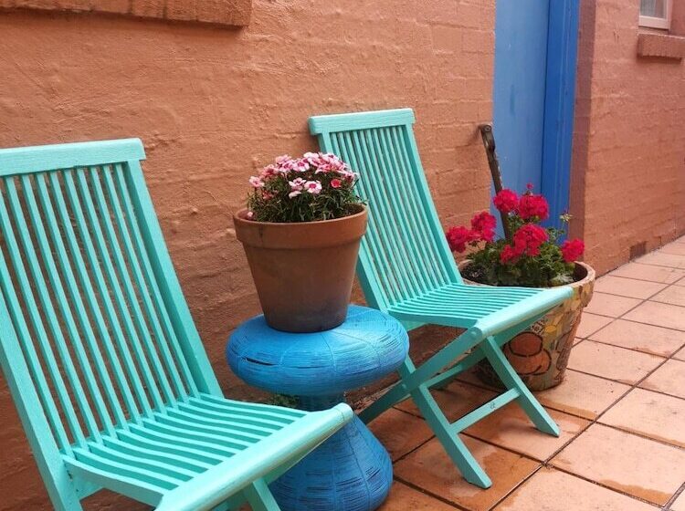 פנסיון Stylish Comfortable Central Artists Home