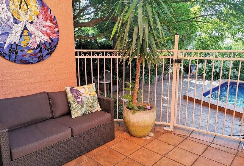 פנסיון Stylish Comfortable Central Artists Home