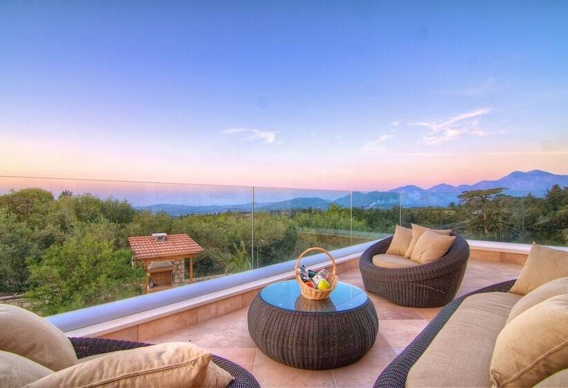 Green Paradise Villa