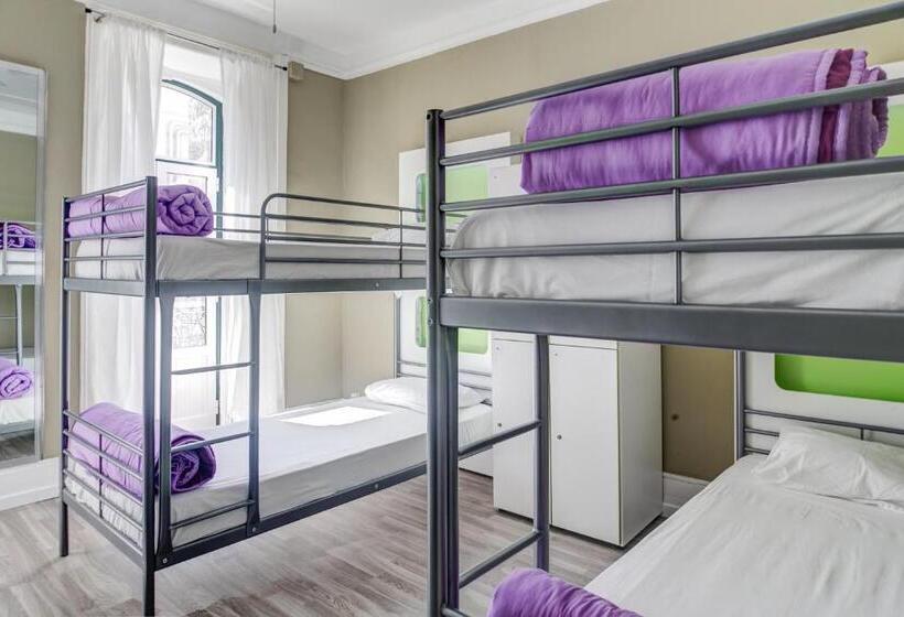 Hostel Seven Hills