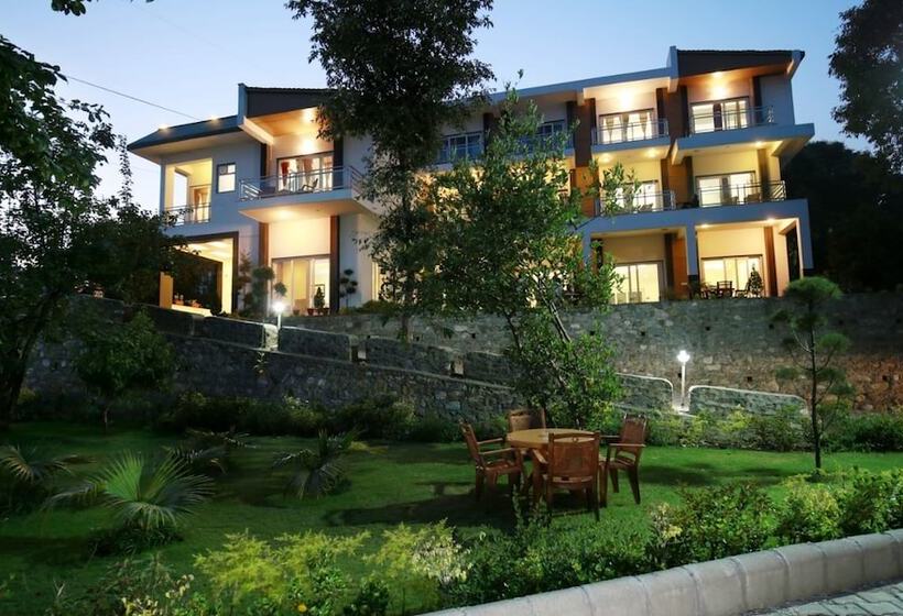 هتل 7heaven Bhimtal