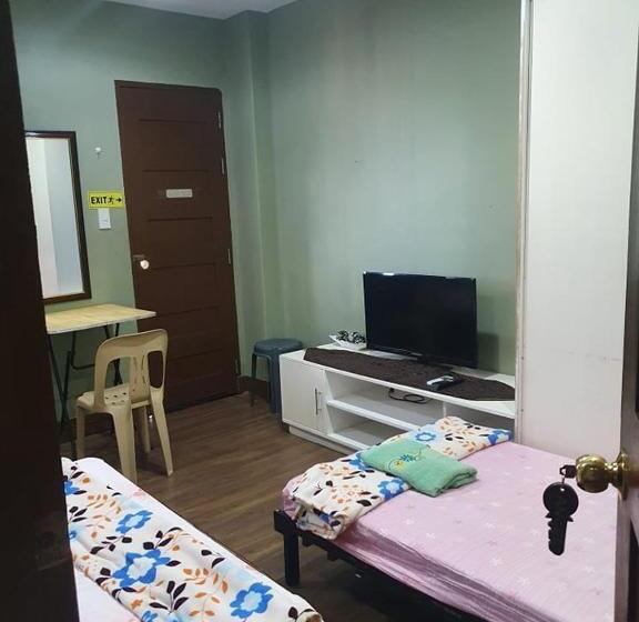 هتل Aa Travellers Pad