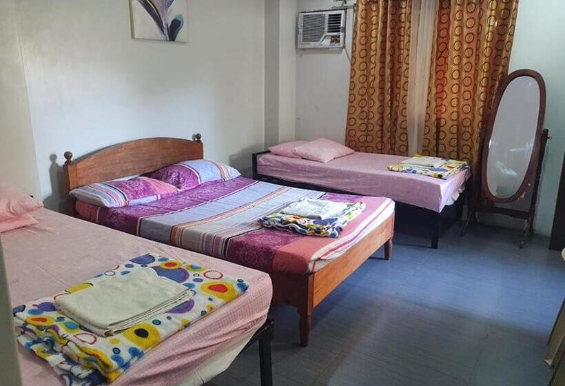 هتل Aa Travellers Pad