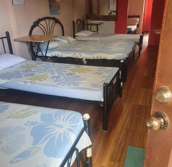 هتل Aa Travellers Pad