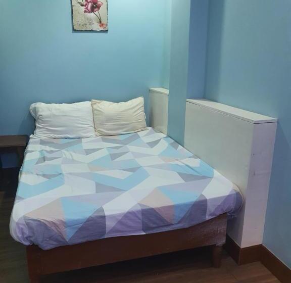 هتل Aa Travellers Pad