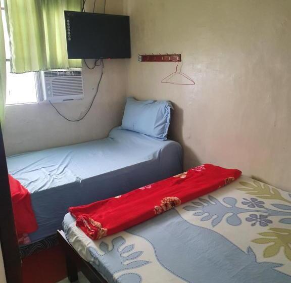 هتل Aa Travellers Pad