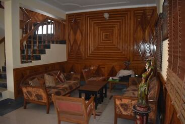 هتل Divy Himalayan Retreat