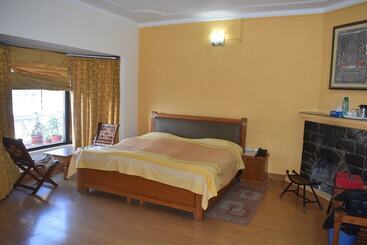 هتل Divy Himalayan Retreat