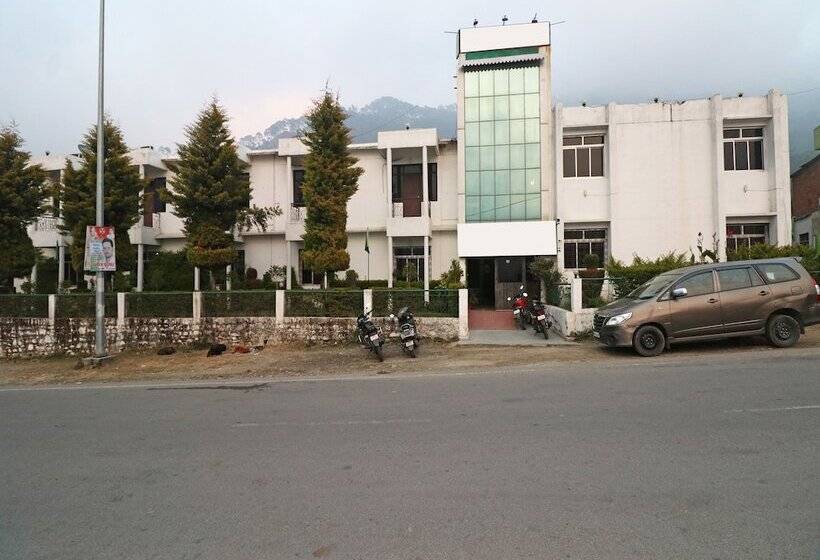 ホテル Greenwood By Oyo Rooms