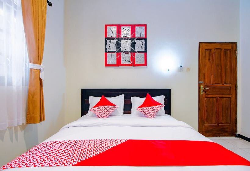 پانسیون Griya Joglo Homestay By Oyo Rooms