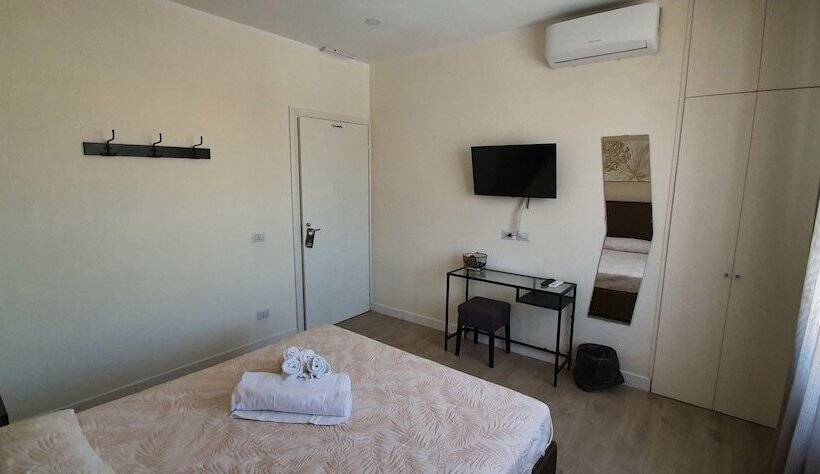 پانسیون Little Rose Guest House