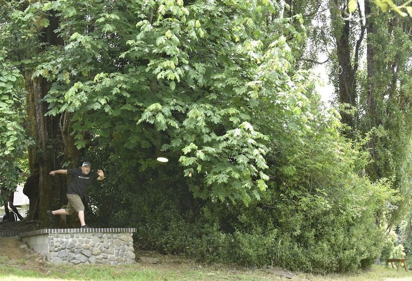 민박 Lucky Mud Inn And Disc Golf Resort