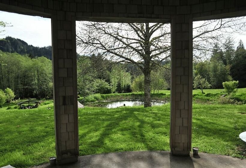 민박 Lucky Mud Inn And Disc Golf Resort