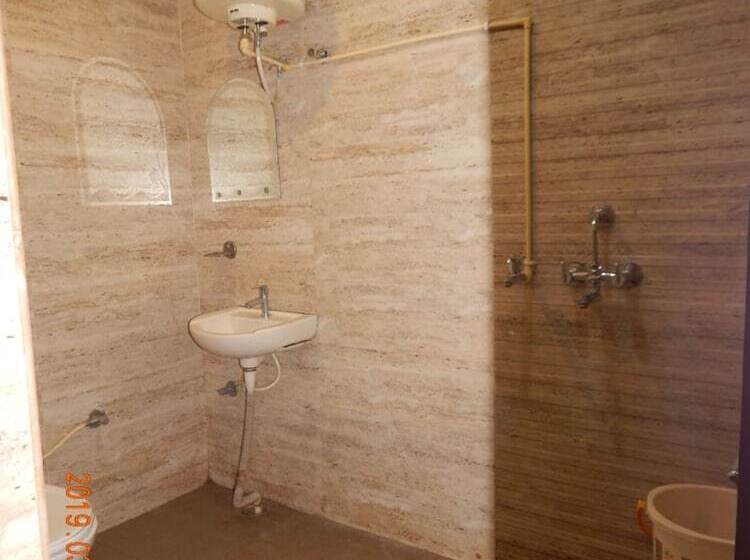 هتل Aadesh Palace