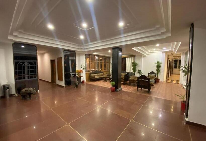هتل Grand Him Queen Ac Centralized