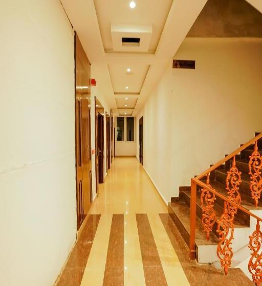 هتل Grand Him Queen Ac Centralized