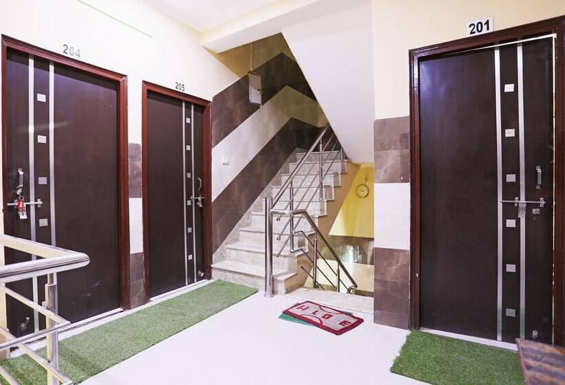 Отель Kanchan Palace By Oyo Rooms