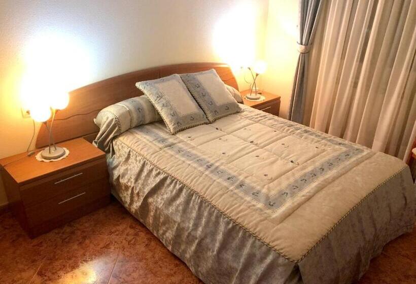 Spacious & Welcoming House In Madrigal De Las Altas Torres