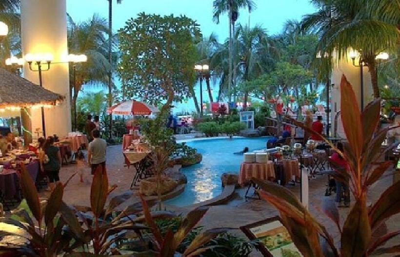 酒店 Expat's Nook Beach Resort