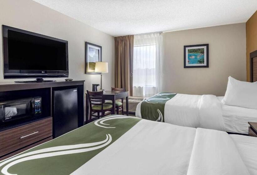 호텔 Quality Inn