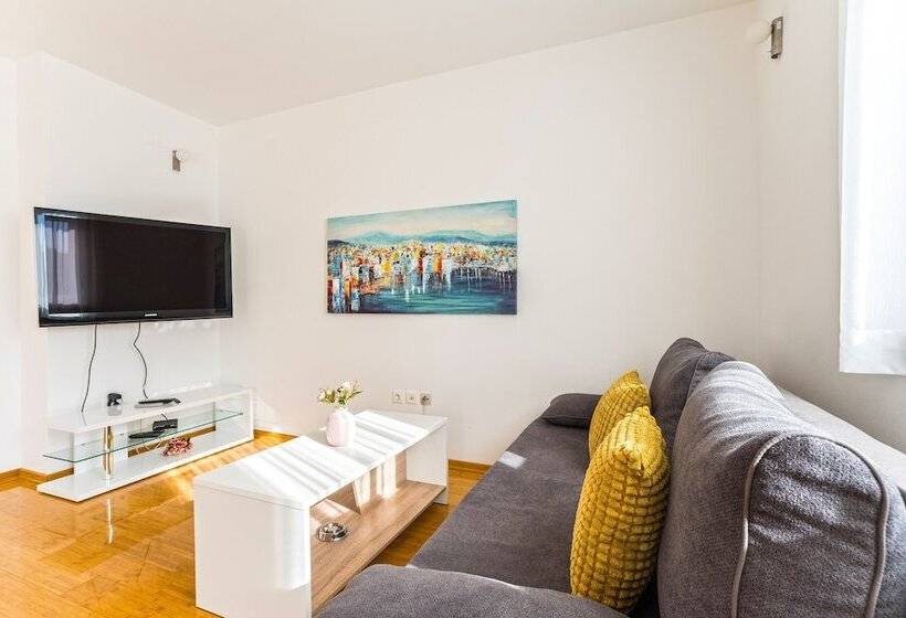 پانسیون Summer Breeze Apartments