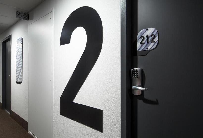 B&b Hotel Compiègne