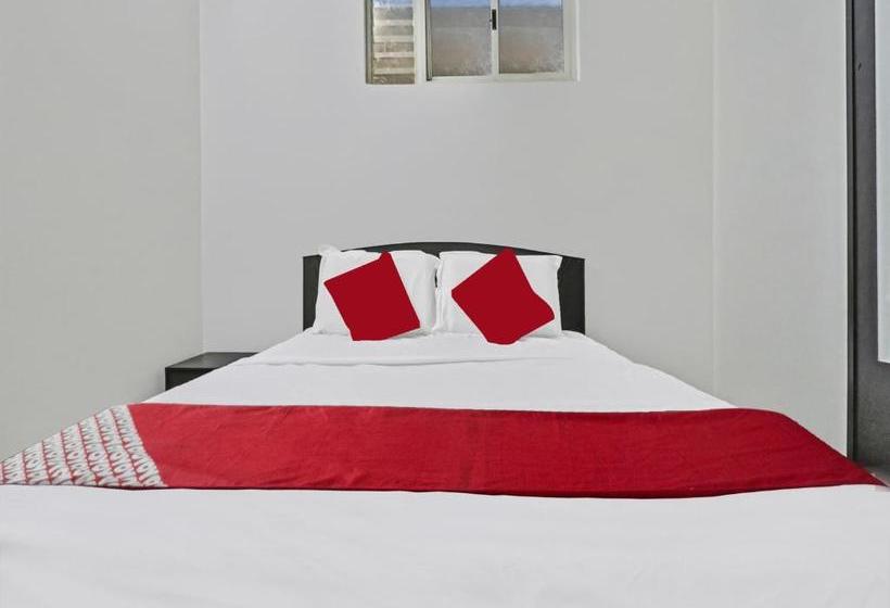 ホテル Oyo 47579 Gn Residency