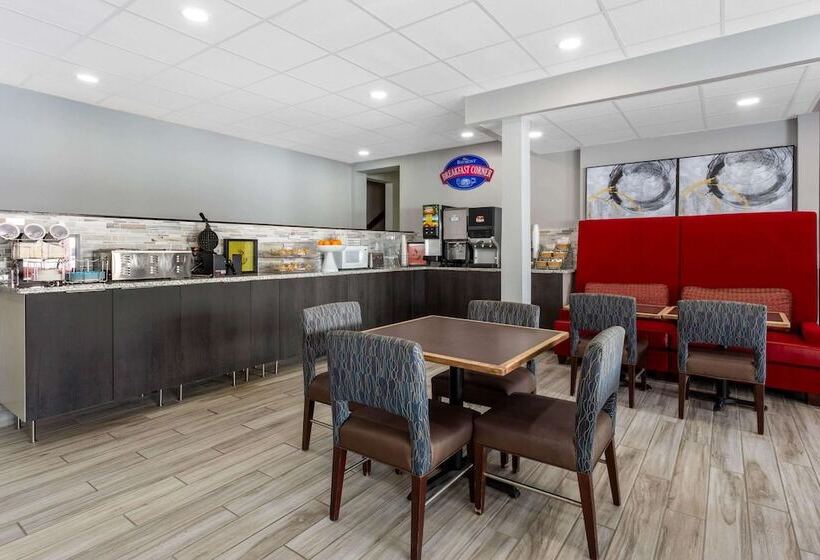 هتل Baymont By Wyndham Rochester Mayo Clinic Area