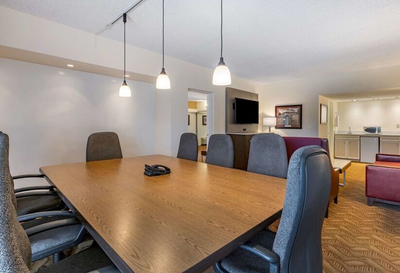 هتل Best Western Plus Thousand Oaks Inn