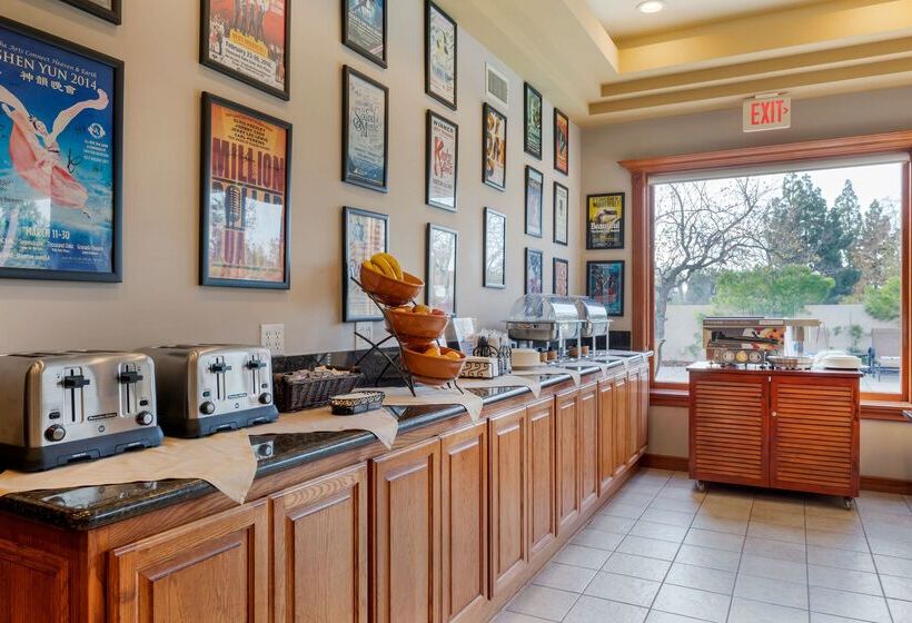 هتل Best Western Plus Thousand Oaks Inn