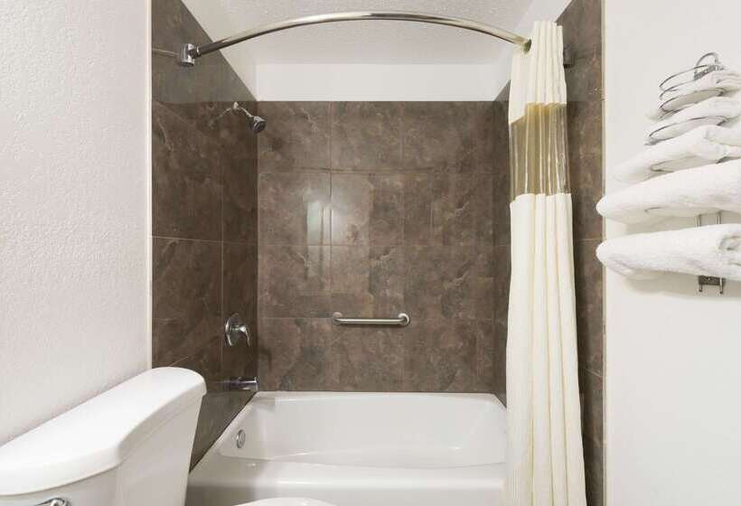 ホテル Knights Inn  Ferguson Mo