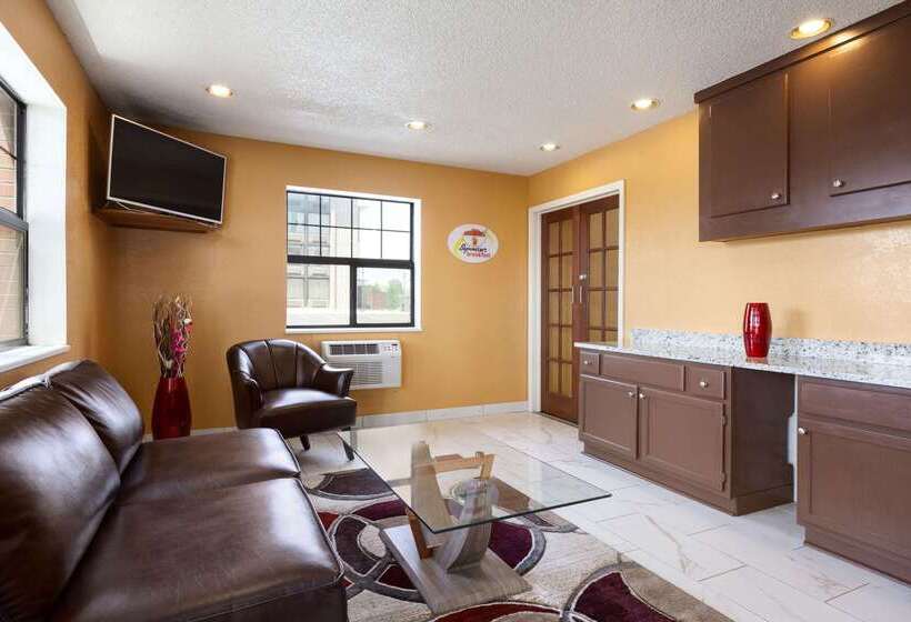 هتل Super 8 By Wyndham Colorado Springs/afa Area