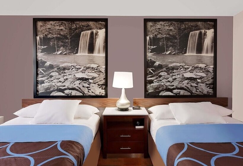 هتل Super 8 By Wyndham Fayetteville