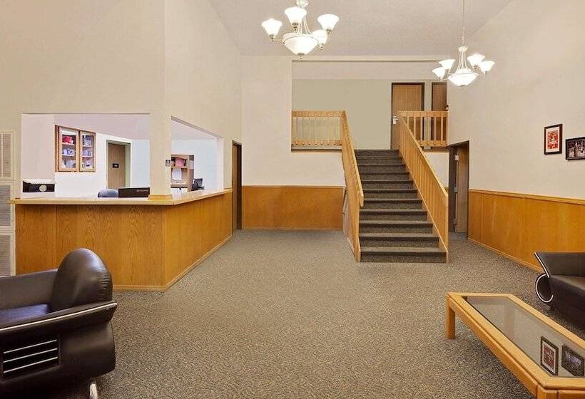 هتل Super 8 By Wyndham Fayetteville