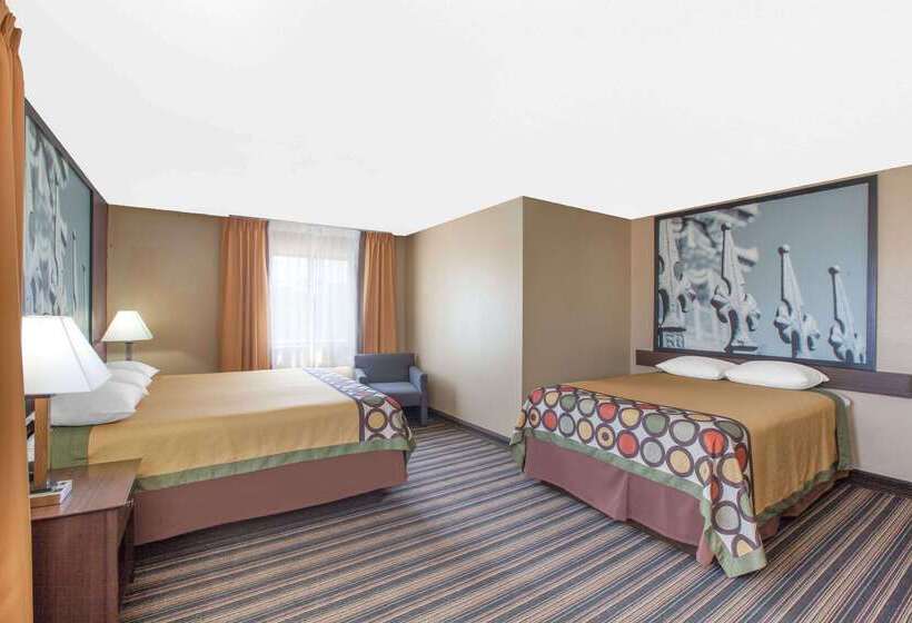 هتل Super 8 By Wyndham Natchitoches
