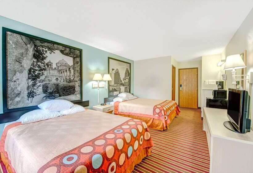 هتل Super 8 By Wyndham San Antonio/fiesta