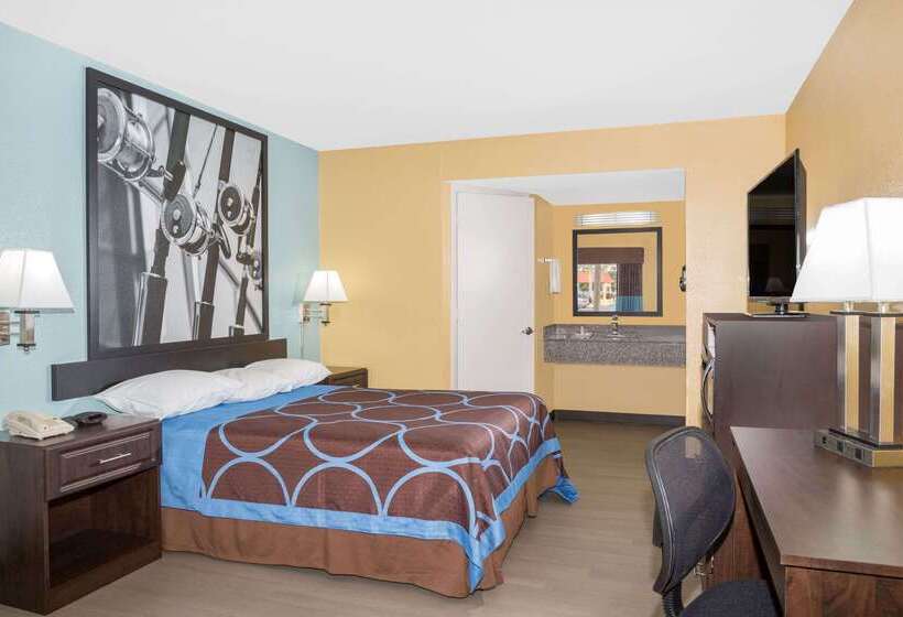 فندق Super 8 By Wyndham Sarasota Near Siesta Key
