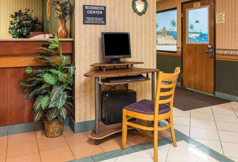 Отель Super 8 By Wyndham Troy Il/st. Louis Area