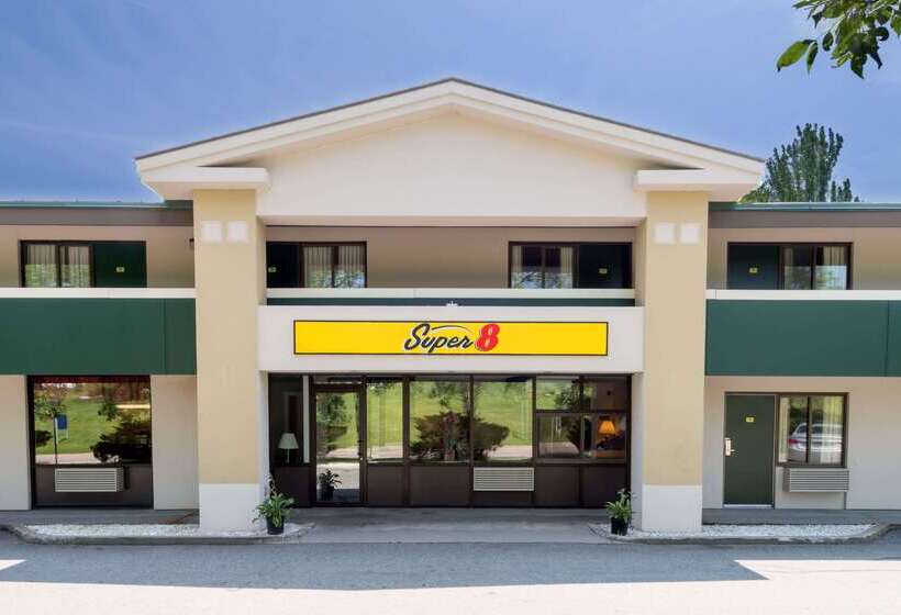 هتل Super 8 By Wyndham White River Junction