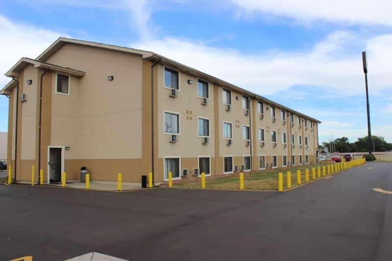 هتل Super 8 By Wyndham Wyoming/grand Rapids Area