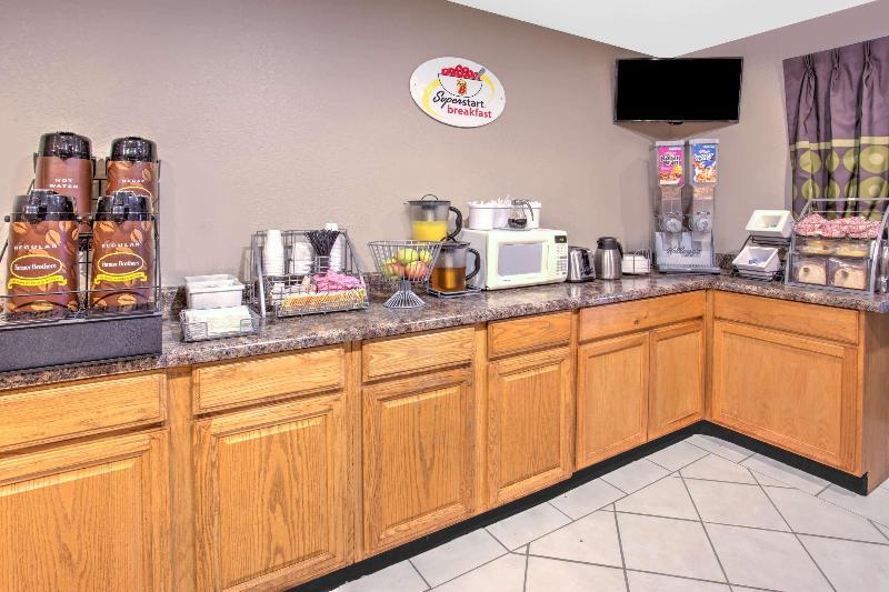 هتل Super 8 By Wyndham Wyoming/grand Rapids Area