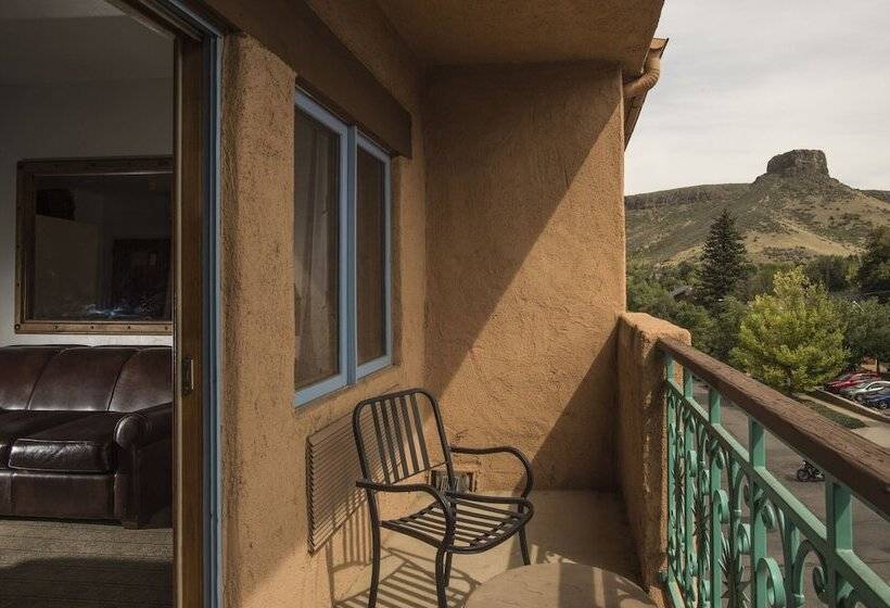 בית מלון כפרי Table Mountain Inn