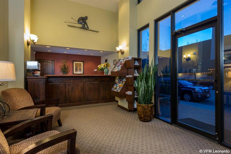 هتل Tamarack Lodge