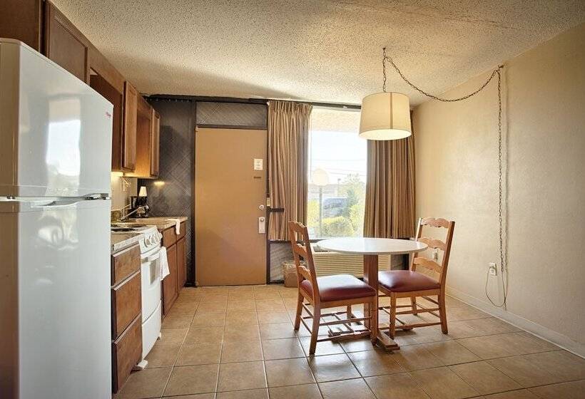 فندق Tarpon Shores Inn