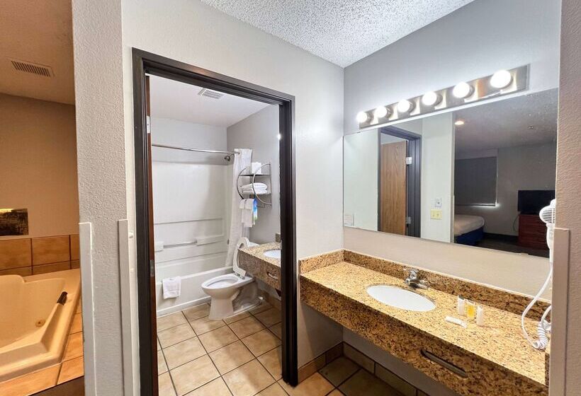 فندق على الطريق Antelope Inn & Suites