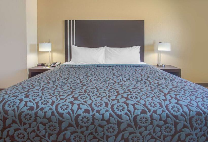 汽车旅馆  Days Inn By Wyndham Le Roy/bloomington Southeast