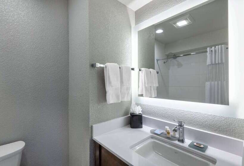 מוטל La Quinta By Wyndham Anchorage Airport