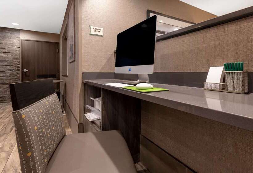 מוטל La Quinta By Wyndham Anchorage Airport