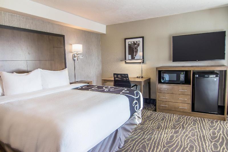 מוטל La Quinta By Wyndham Anchorage Airport