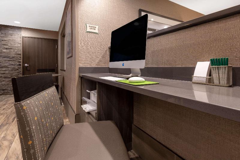 מוטל La Quinta By Wyndham Anchorage Airport
